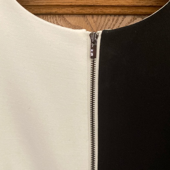 Ann Taylor black/white knee length dress.  Size 6 - Picture 4 of 8